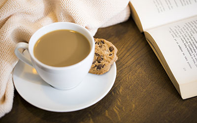 cafe-leche-galleta.jpg